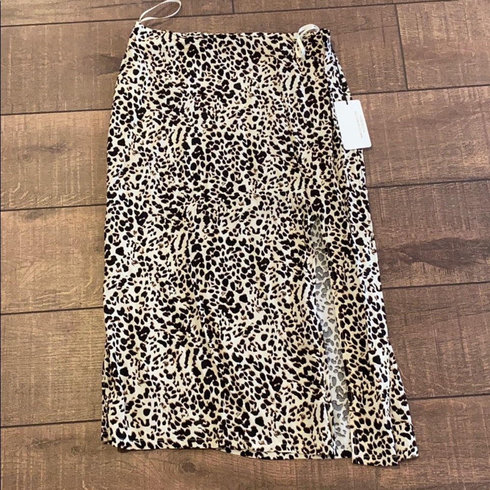NWT Midi skirt